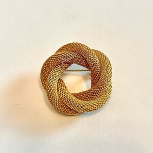 Elegant Vintage Gold Knot Brooch